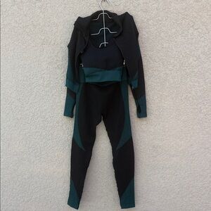 Elegant Black and Green Women's Leggings Set